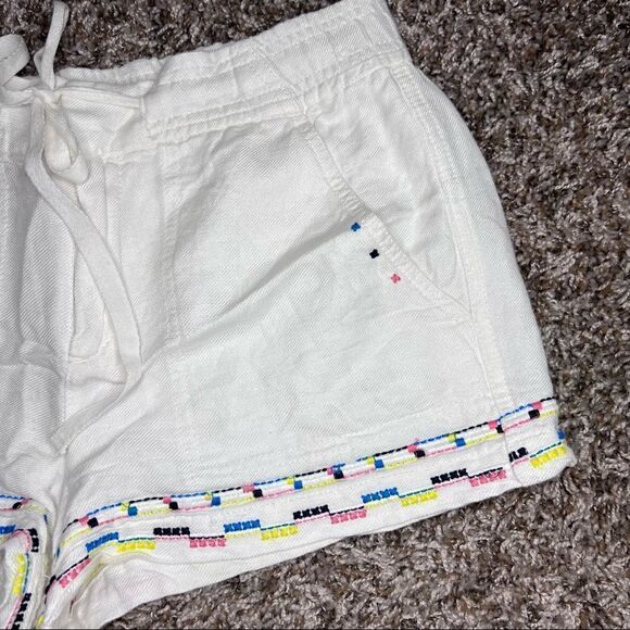 Lou & Grey White High Rise Embroidered Shorts - Picture 3 of 5